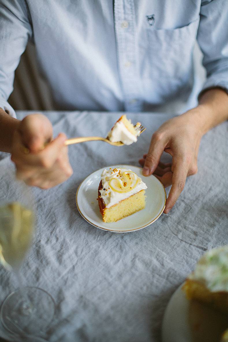 Herbed lemon cake